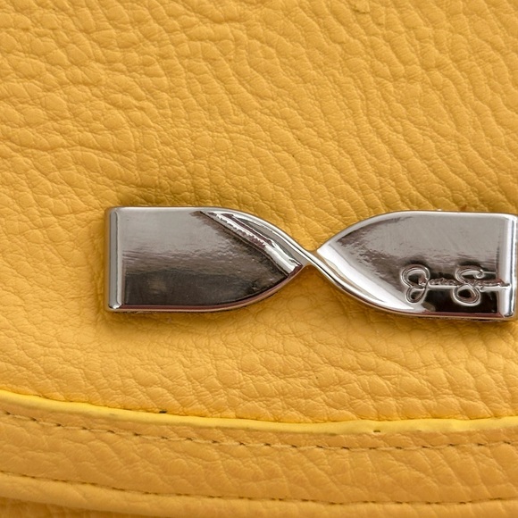Jessica Simpson yellow small crossbody trifold never used - Picture 16 of 16